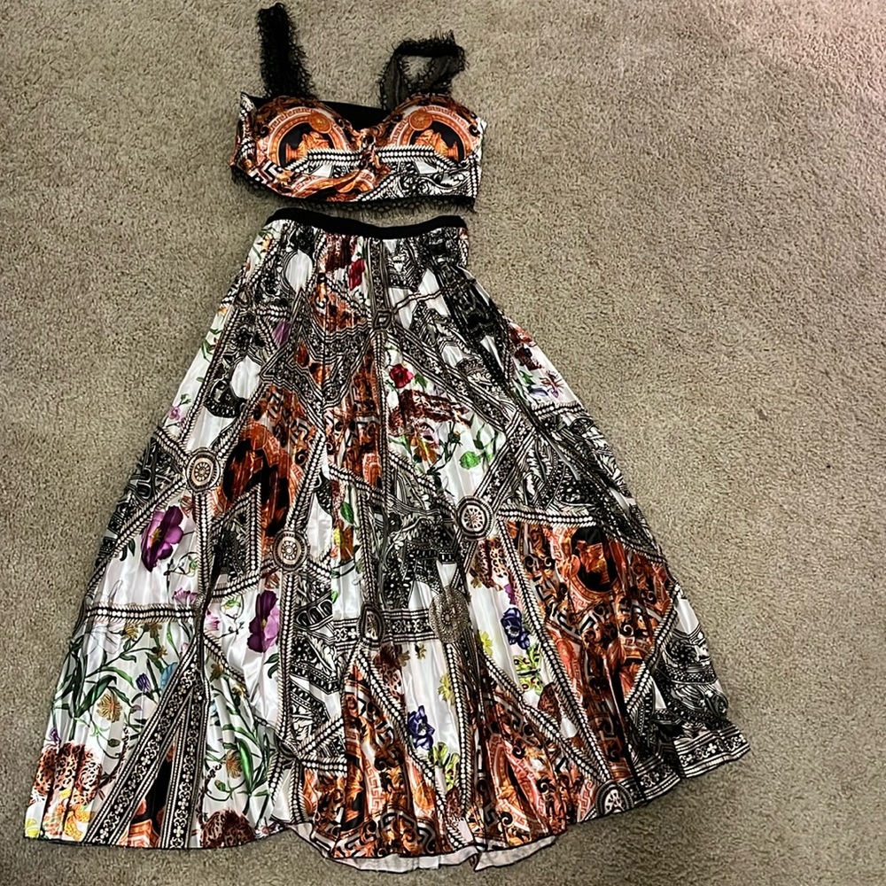 Perfect silky date night outfit!